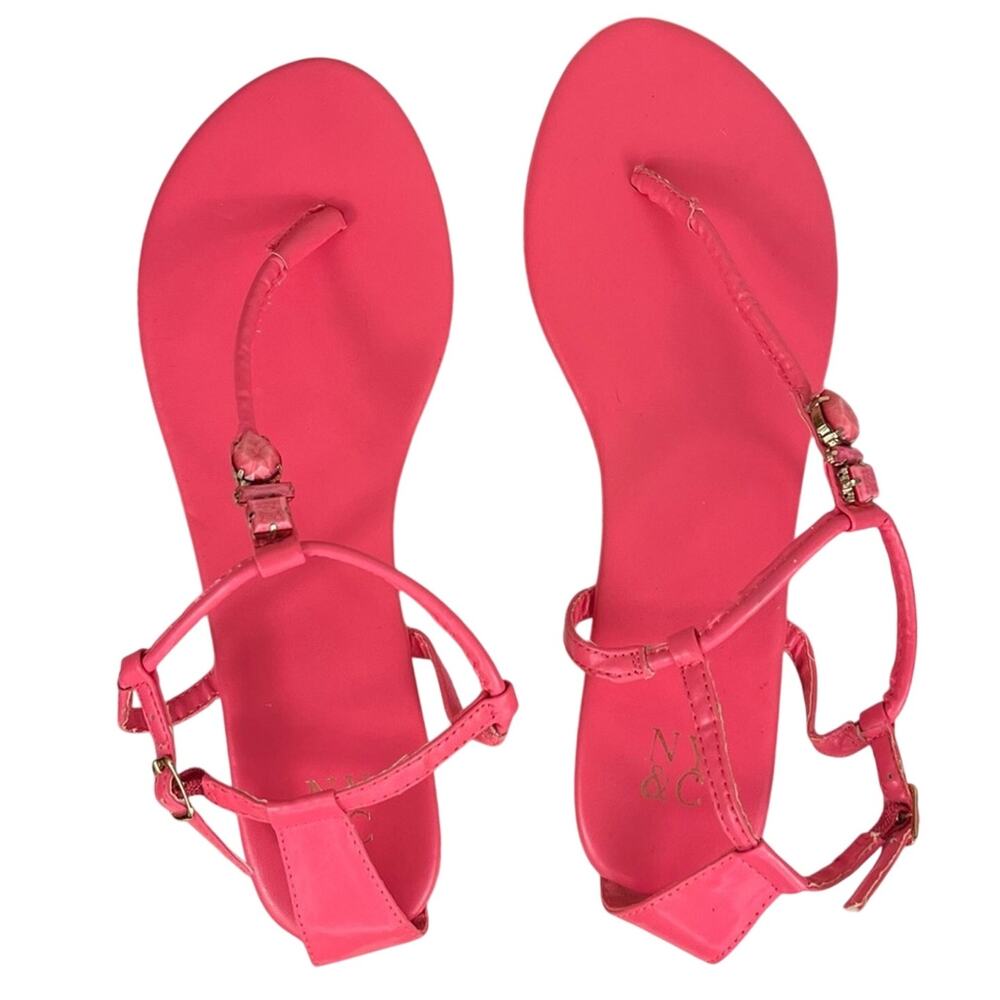 NEW YORK & COMPANY Pink‎ T Strap Faux Leather Big Gem Sandals Sz 8 Breathable
